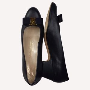 Salvatore Ferragamo Navy Leather Iconic Vara Pumps